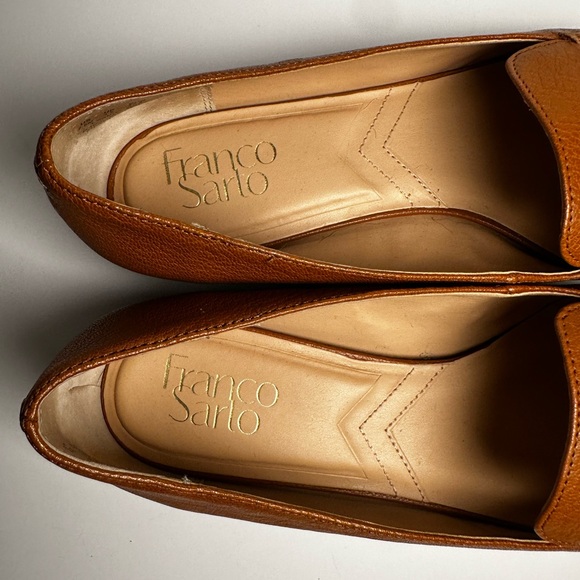 Classic Franco Sarto Women’s Cognac Brown Leather Pointed Toe Loafers size 7.5 - Picture 2 of 7